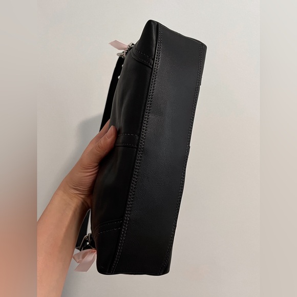 ❌SOLD FACEBOOK❌100% Authentic VINTAGE/ Y2K COACH 11195 EAST WEST BAGUETTE PURSE - Picture 7 of 11